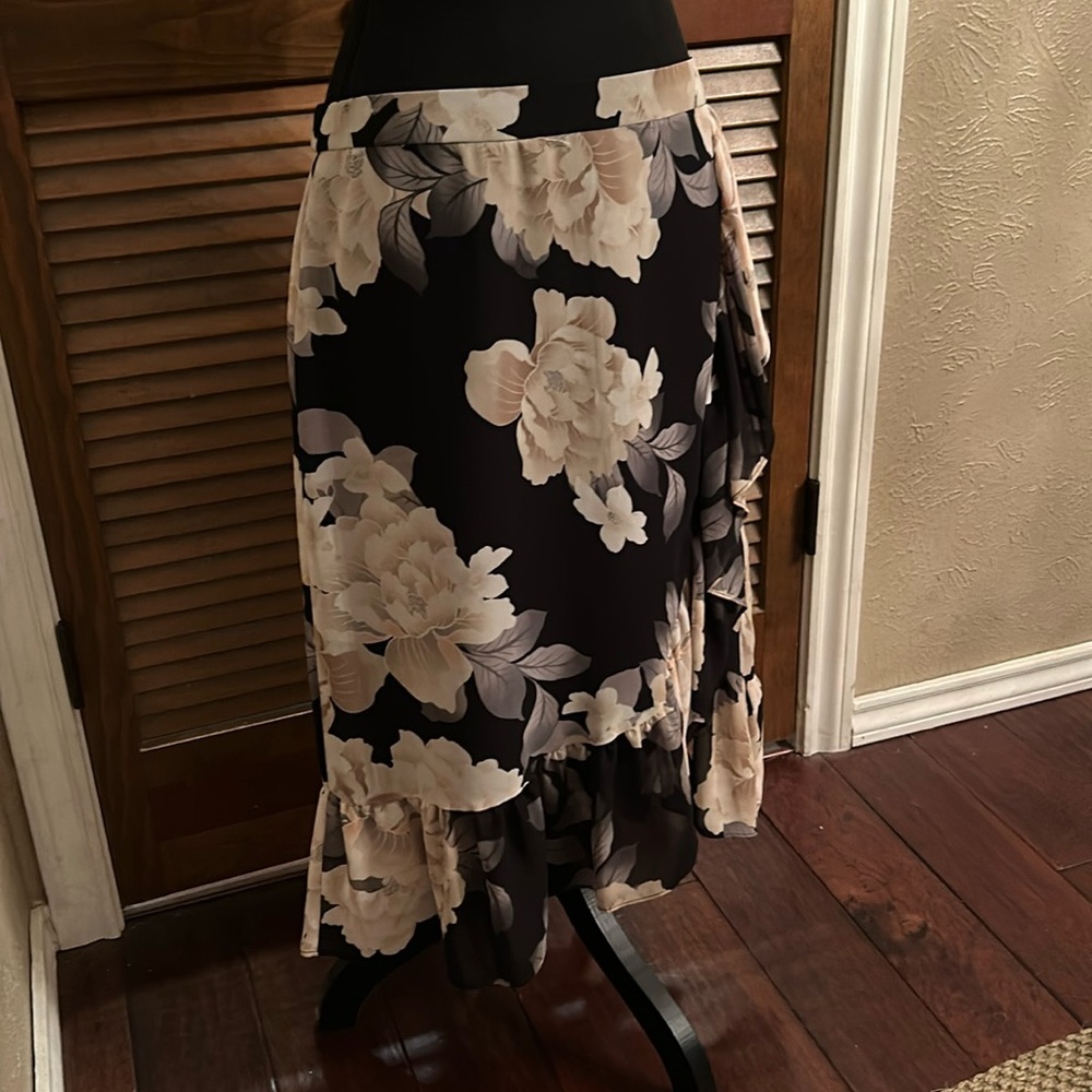 Calvin Klein Floral ruffle midi skirt